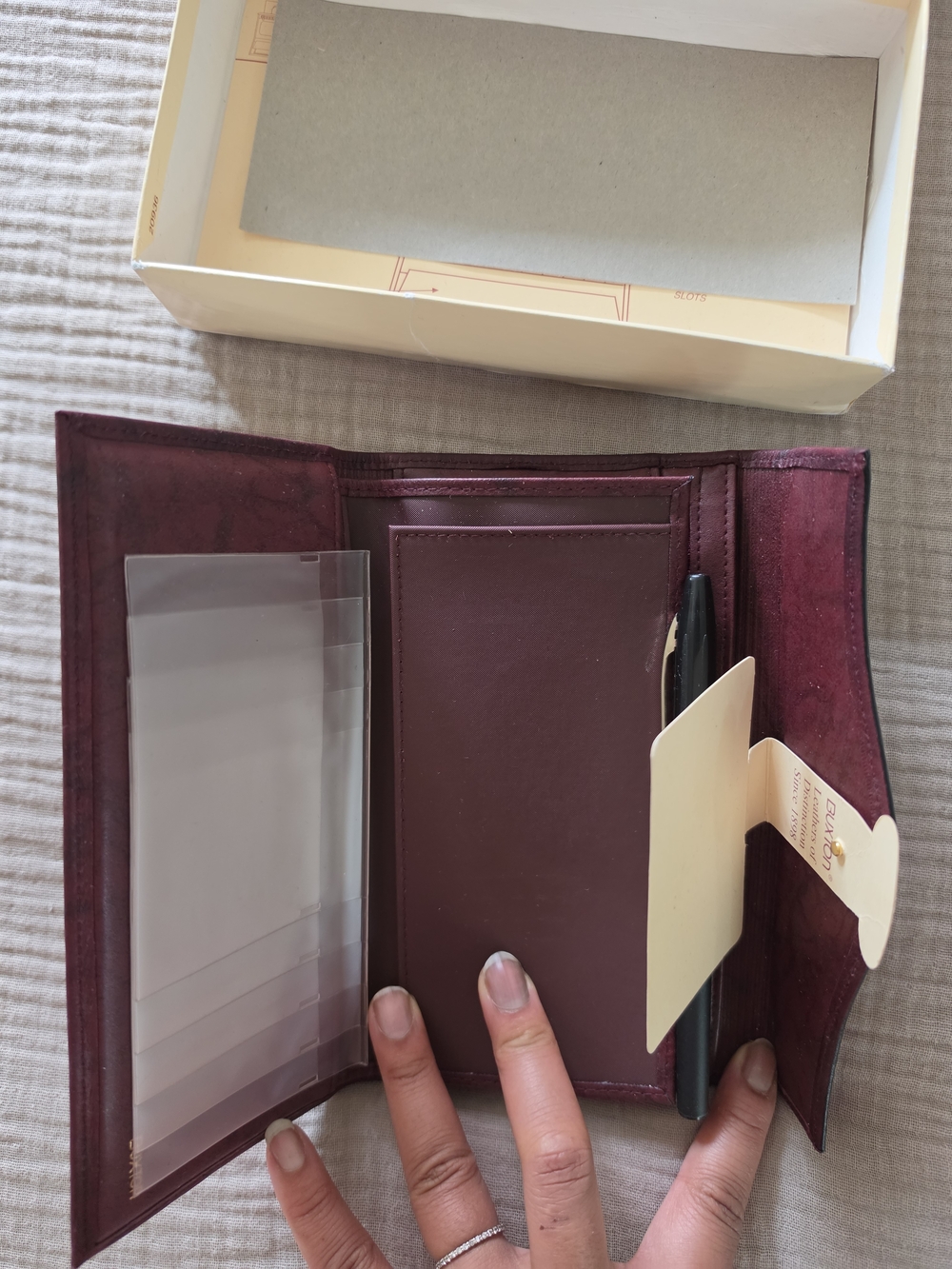Buxton Burgundy Leather Continental Card Holder Wallet - Picture 2 of 4